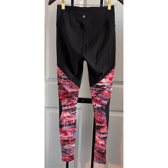 Lululemon Sweat & Repeat Legging 28" Black Dahliascape Everlux Size 6 W5BCWS EUC - Picture 4 of 9